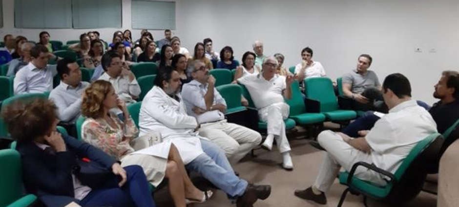 Médicos da Santa Casa ameaçam entrar em greve por salários atrasados Decisão foi tomada em assembleia na segunda-feira. Divulgação
