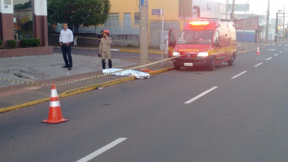 Jovem é encontrado morto em avenida de Campo Grande (MS) (Foto: José Aparecido)