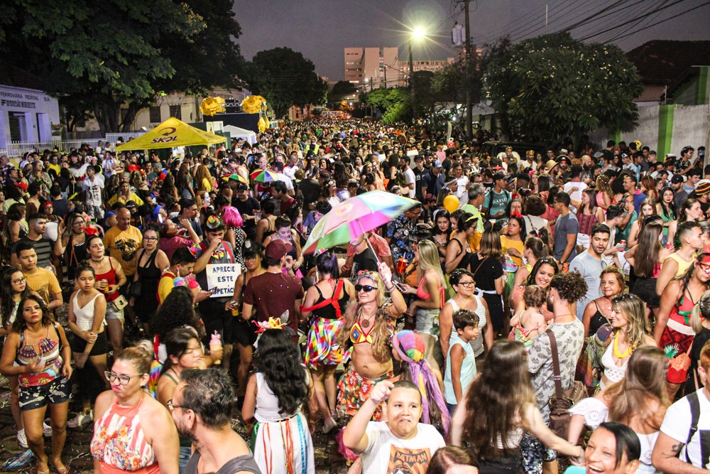 Primeira noite de Carnaval de Rua na Esplanada.
