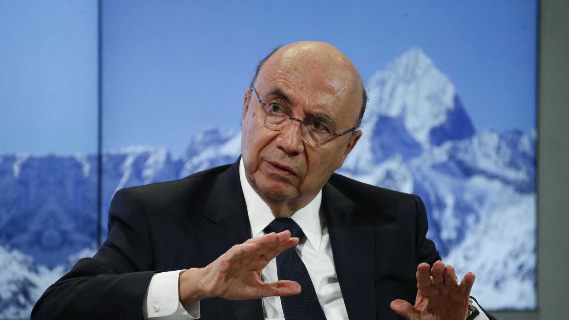 Meirelles: 'País espera por reformas, senão economia volta à recessão' Meirelles: 'País espera por reformas, senão economia volta à recessão'