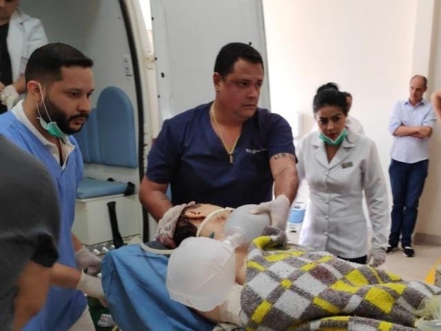Dirceu Lanzarini é transferido para hospital em Dourados Dirceu Lanzarini é levado em maca, no Hospital do Coração, em Dourados. Adilson Domingos