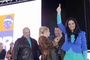 Deputada Grazielle Machado discursou muito em evento e não deixou espaço para anfitriões - Foto: Reprodução/Facebook