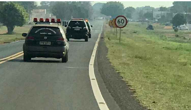 Homem que tentou matar esposa com 3 facadas diz não se lembrar de nada Policiais em diligências para encontrar o autor. (Foto: Divulgação)
