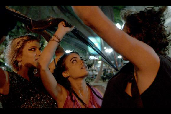 Festival de Cinema Latino-Americano destaca presença de mulheres diretoras O longa-metragem Mãe Só Há Uma será exibido na abertura do Festival de Cinema Latino-americano de São Paulo. O filme é dirigido por Anna Muylaert, que também dirigiu Que Horas Ela Volta e é a homenageada da 11ª edição do festivalMão só há uma/divulgação