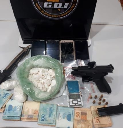 PC prende suspeito com oito mil reais em espécie e cocaína pronta para a venda