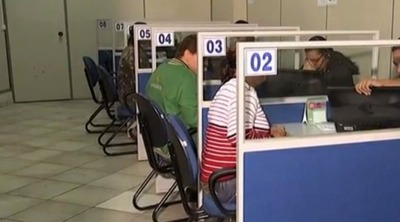 Empresas prestadoras de serviço vão ter de instalar unidades físicas para atendimento aos consumidores em Campo Grande (MS), segundo lei que entrou em vigor nesta terça-feira (Foto: Reprodução/TV Morena)
