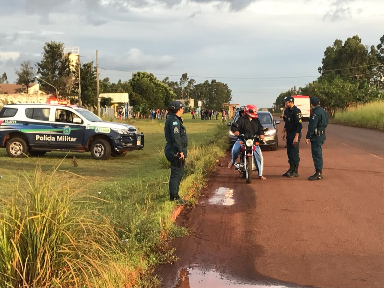 Blitz preventiva no Polo Empresarial Oeste. PM/Divulgação