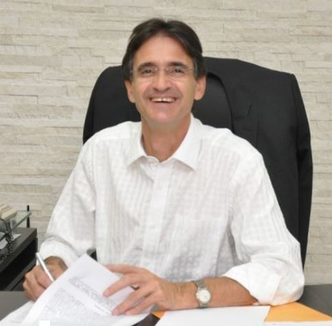 Dirceu Lanzarini não resiste e morre no Hospital do Coração Ex-prefeito de Amambaí e atual secretário especial da Casa Civil do Governo de MS. A Gazeta News.