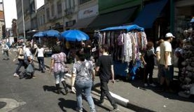 Houve redução de 407 mil empregos no setor privado sem carteira e 358 mil no setor públicoArquivo/Agência Brasil

