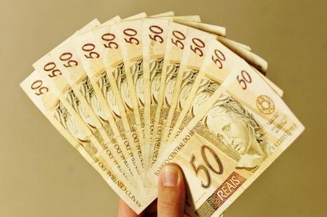 Sete de cada dez contratados em 2019 recebem menos de R$ 1.500 55% dos contratados recebem entre R$ 999 e R$ 1.497
Reuters
