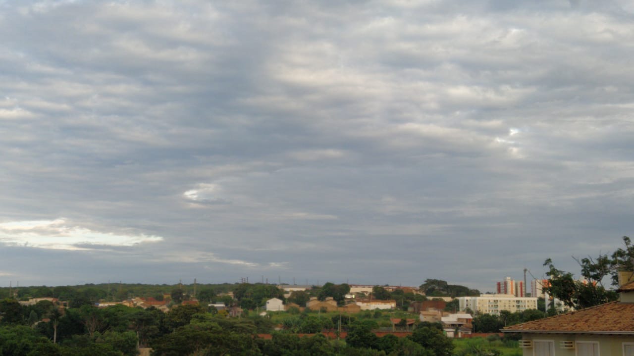 MS terá dia de céu parcialmente nublado com chuva e trovoadas isolada