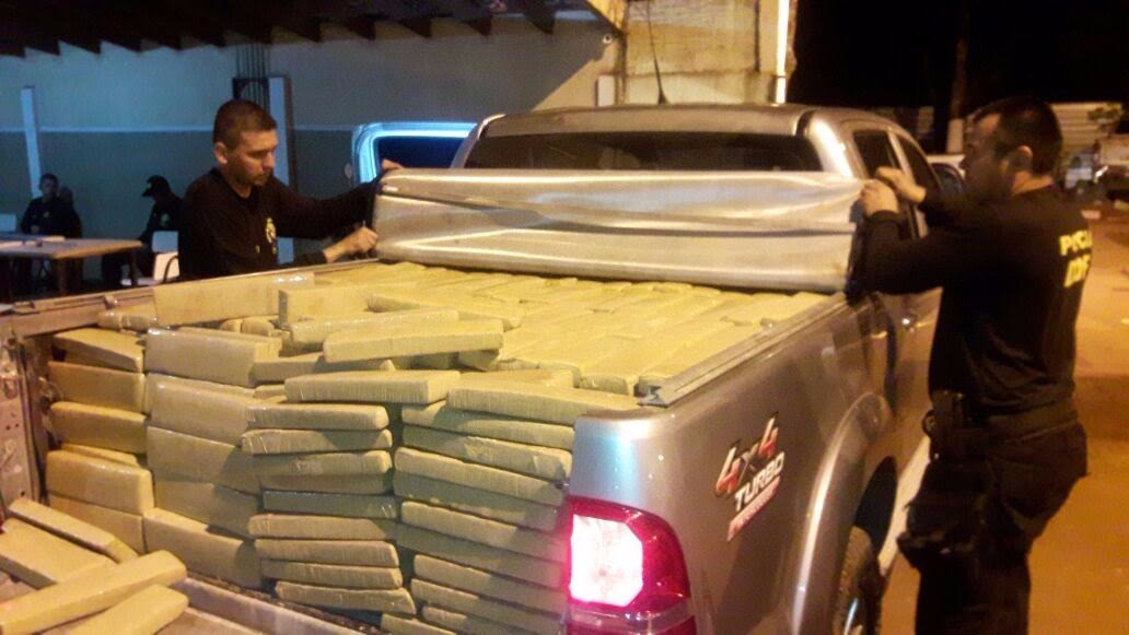 Veículo com a droga apreendida.