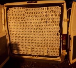 PRE apreende Van lotada de cigarros contrabandeados