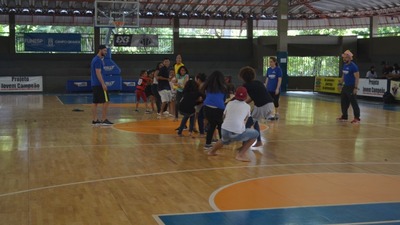 Prefeitura leva recreação a crianças do projeto sonho de campeão