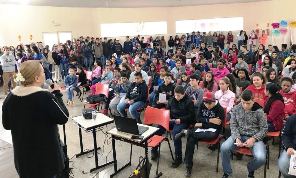 Conscientização sobre violência contra a mulher alcança mais de 6 mil alunos Conscientização sobre violência contra a mulher alcança mais de 6 mil alunos
