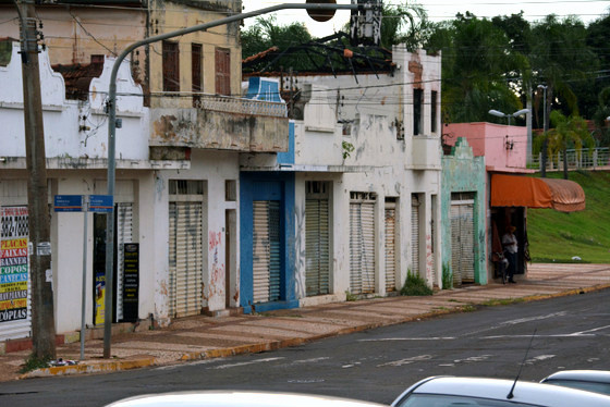 Mato Grosso do Sul fecha ano com 2.670 empresas extintas, alta de 21% Comércio foi um dos setores mais afetados e muitas lojas fecharam as portas no Estado - Foto: Paulo Ribas / Correio do Estado