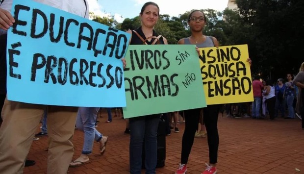Professores paralisam para fazer protesto pela educação nesta terça (MIdiamax)