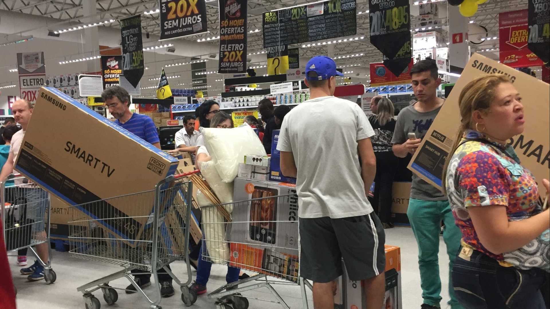 Comércio online projeta crescimento de 18% na Black Friday Comércio online projeta crescimento de 18% na Black Friday