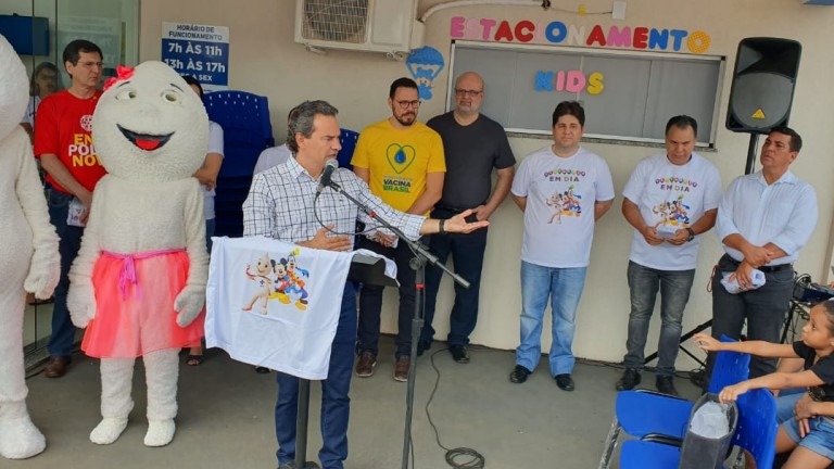 Campanha chama a atenção de pais e responsáveis para a importância da vacinação Campanha chama a atenção de pais e responsáveis para a importância da vacinação