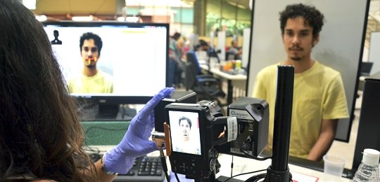 Mais de 93 mil eleitores já passaram pela biometria obrigatória no interior de MS Mais de 93 mil eleitores já passaram pela biometria obrigatória no interior de MS