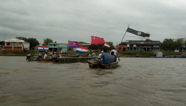 Bloqueio no rio Paraguai chega ao décimo dia mesmo após confronto