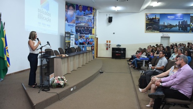 Profissionais da REME participam de evento sobre diversidade étnico-racial