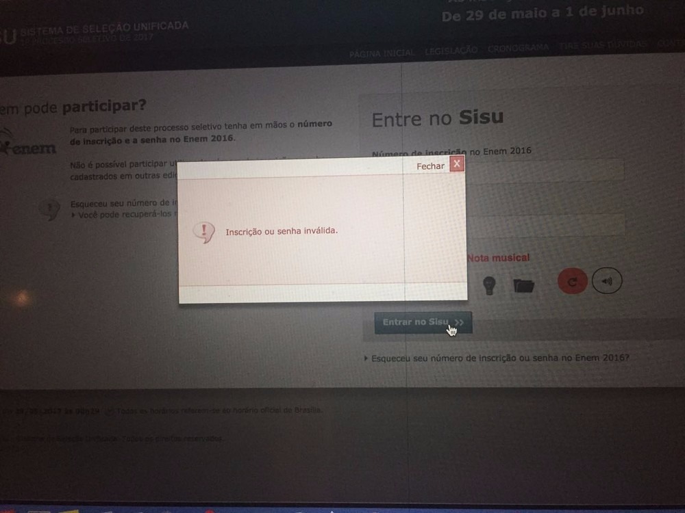 Quando o aluno tentava se inscrever, número de inscrição e senha do Enem 2016 aparecem como inválido (Foto: Reprodução)