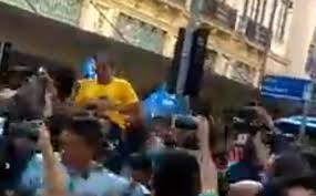 Bolsonaro é esfaqueado durante ato de campanha em Juiz Fora, diz Polícia Militar de Minas