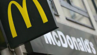 Justiça proíbe McDonald's de pagar salário menor do que deve McDonald's: decisão abrange 34 cidades da Grande São Paulo