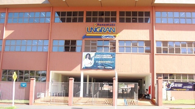 Universidade realiza feira das profissões para orientar jovens na escolha da carreira Universidade realiza feira das profissões para orientar jovens na escolha da carreira