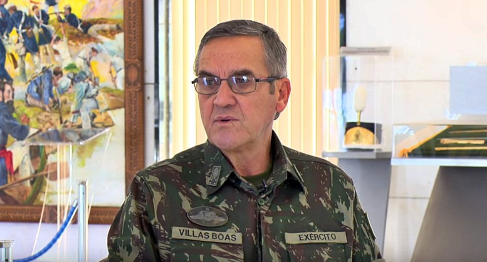 Comandante do Exército repudia ataque contra Bolsonaro Comandante do Exército repudia ataque contra Bolsonaro