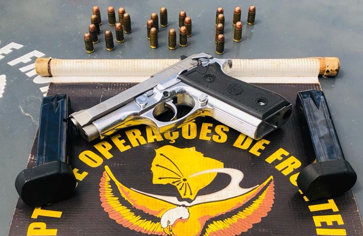 Homem é preso com arma de fogo e munições na fronteira