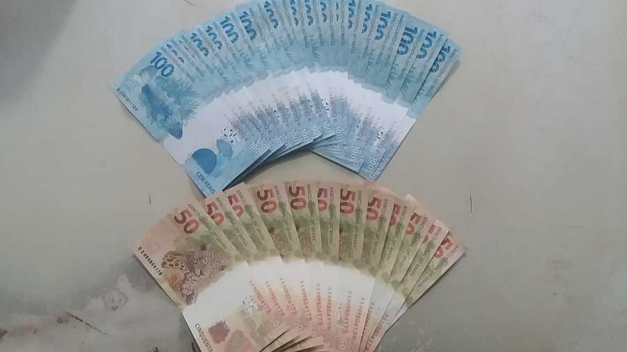 Irmãos são presos com R$ 2,7 mil em notas falsas adquiridas pela internet Divulgação