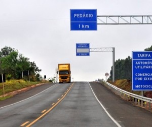 Senado tentará dar encaminhamento para obras paradas na BR-163 Duplicação foi paralisada, mas pedágios foram mantidos - Valdenir Rezende