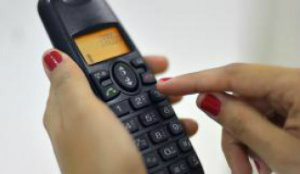 Chamadas de fixo para celular terão reajuste médio de 1,33% Ligação de telefone fixo para celular ficará mais cara Marcello Casal Jr./Agência Brasil