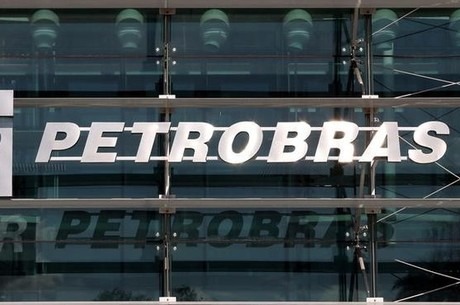 Petrobras avalia venda de 25% do refino Petrobras avalia venda de 25% do refino