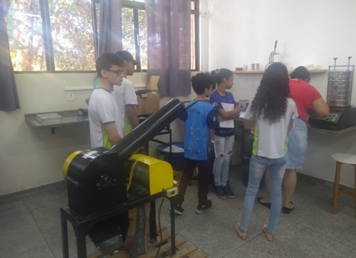 Equipe de Robótica 'Mega Mentes' visita UEMS Divulgação/Fiems