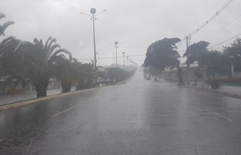Inmet alerta para temporal com queda de árvores, alagamentos e até granizo Divulgação