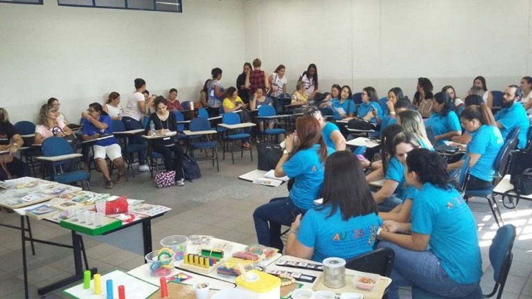 Palestras serão de graça para pais e profissionais da educação - Divulgação