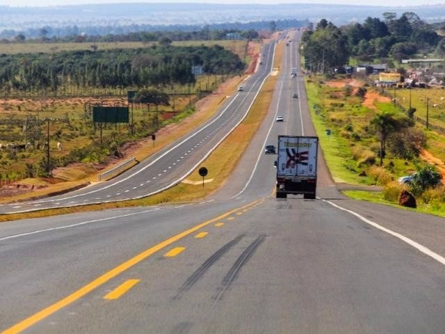Empresa informa que trechos da BR-163 passam por obras e serviços (Foto: Marcos Ermínio)