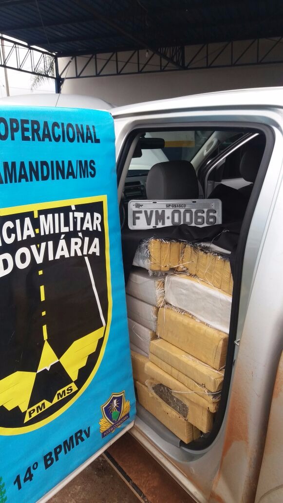 PRE apreende Hilux dublê com cerca de 1,5 toneladas de maconha PRE/Divulgação