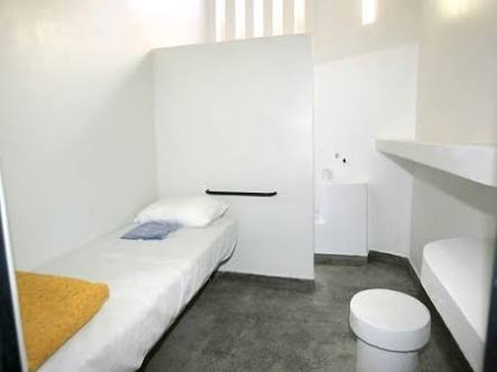 Cela com estrutura semelhante à que Adelio Bispo será instalado no presídio federal de Campo Grande. DEPEN/Divulgação