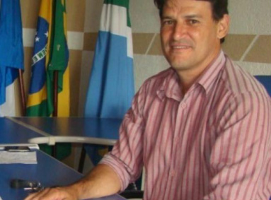 Prefeito nega acusações de uso de carro oficial para utilização pessoal (Divulgação Internet)