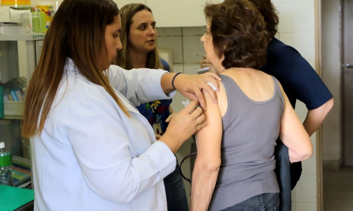 Campanha de vacinação contra gripe será antecipada no país Wilson Dias/Agência Brasil