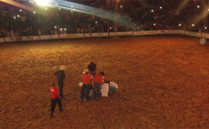 Peão morre após ser pisoteado por touro durante rodeio