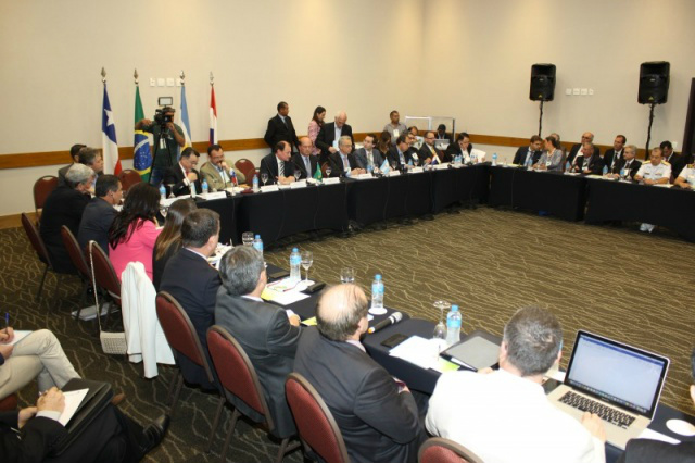 Paraguai quer mudar ponte da Rota Bioceânica por invadir área indígena Representantes do Brasil, Paraguai, Argentina e Chile se reuniram para discutir a viabilidade da Rota Bioceânica (Foto: Moisés Silva / Divulgação Seinfra)