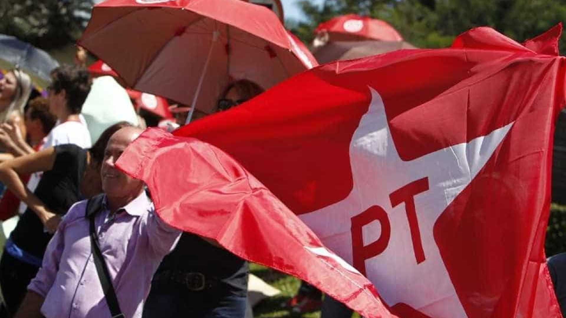 Grupos programam manifestações pró e contra Lula antes de julgamento Grupos programam manifestações pró e contra Lula antes de julgamento