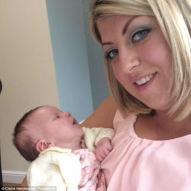 Bebê correu risco ao contrair herpes labial e mãe faz apelo para não beijarem recém-nascidos na boca Foto: Reprodução / Daily Mail