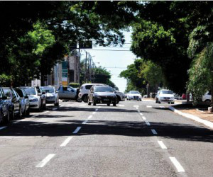 Aos poucos, sinalização volta às ruas de Campo Grande A Avenida Mato Grosso foi uma das vias que recebeu, recentemente, sinalização horizontal
(Foto: Valdenir Rezende / Correio do Estado)