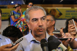 Reinaldo diz que governo já tem recursos para pagar 13° de servidores (Foto: Alcides Neto)